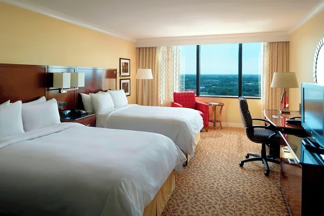 غرفة بسريرين مزدوجين لذوي الإعاقة، New Orleans Marriott Metairie At Lakeway 1/2