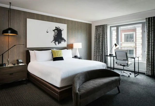 جناح بسرير كينج، The Logan Philadelphia Curio Collection by Hilton 1/4