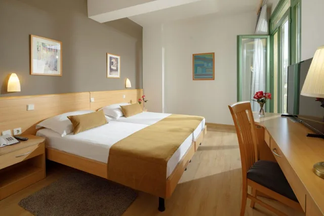 جناح بإطلالة على المتنزه بشرفة، Hotel Aurora Plava Laguna 1/1