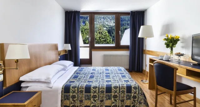 غرفة بسريرين منفصلين، Hotel Ski Club Regina E Fassa 1/3