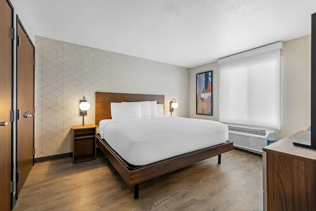 جناح بسرير كينج، Everhome Suites Rochester Greece 2/10