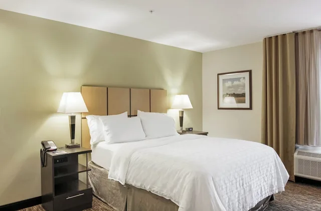 جناح بسرير كينج بغرفة نوم واحدة لذوي الإعاقة، Candlewood Suites Brighton 2/4