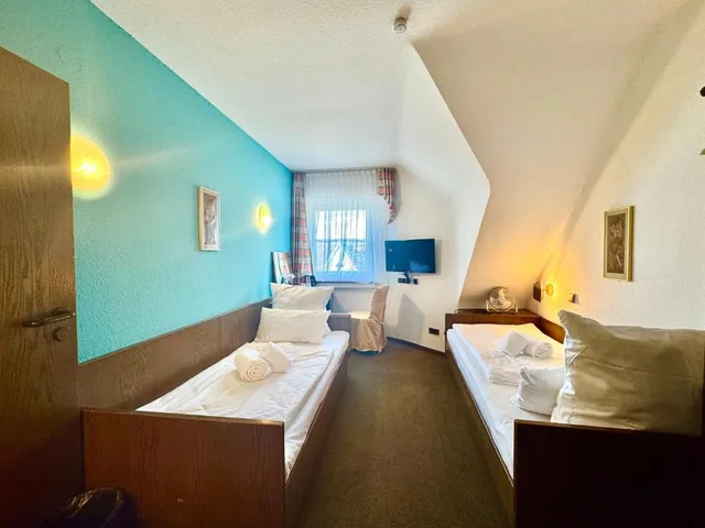 غرفة ديلوكس بسريرين منفصلين، Hotel Löwen-Seckenheim 2/4