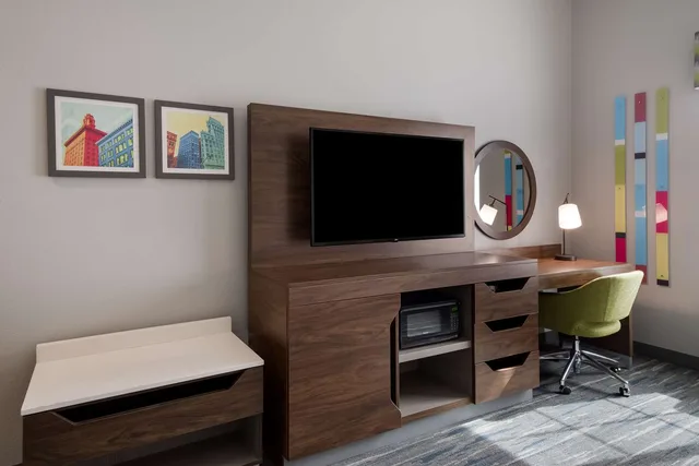 غرفة بسرير كينج لذوي الإعاقة، Hampton Inn Concord 1/1