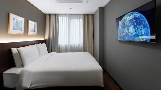 غرفة قياسية بسرير كوين، The Prima Hotel Jongno 1/3