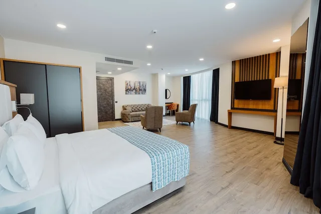 Executive, Suite, King Bed, Sofa, Living Area, Kitchenette, Best Western Plus Batumi 2/3