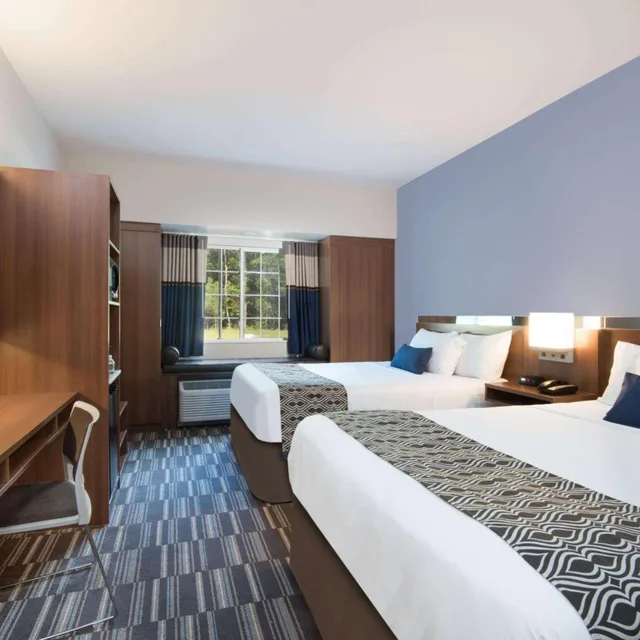 غرفة بسريرين كوين، Microtel Inn & Suites By Wyndham Windham 2/6