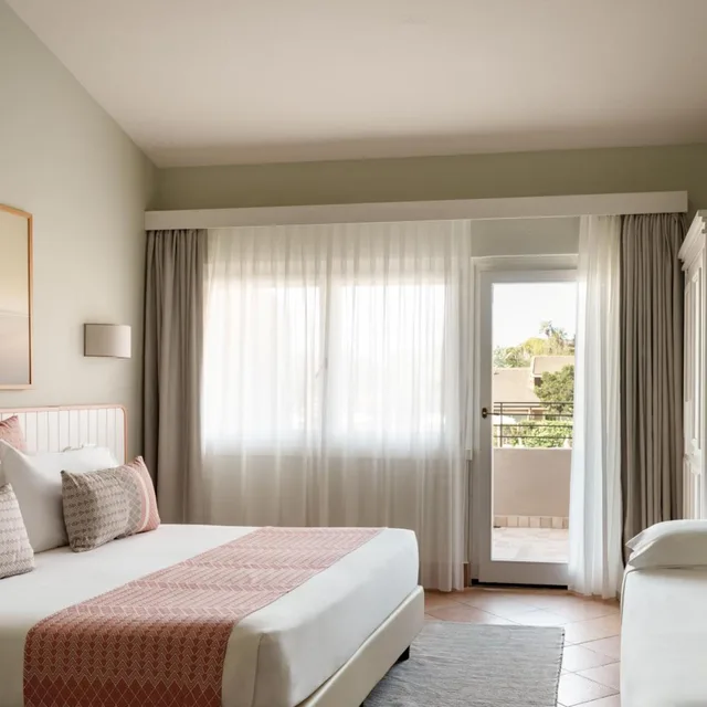 غرفة ثلاثية بشرفة، Chia Laguna - Hotel Village 4/7