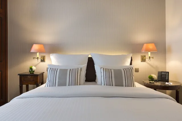 غرفة كلاسيكية بسرير كوين، Warwick Brussels Grand Place 3/4