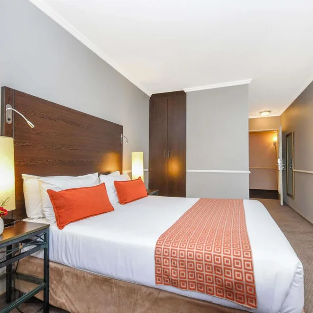 Standard, King Bed, Mercure Johannesburg Midrand 1/10