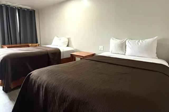 Room, 2 Queen Beds, 6 Rivers Motel 2/4