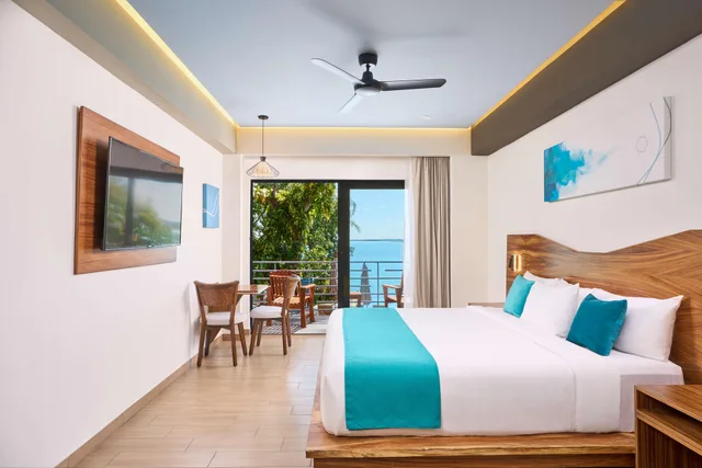 غرفة ديلوكس بإطلالة على البحيرة، Cristalino Lagoon Front Hotel, Restaurant & Spa 1/4