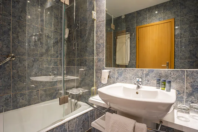 غرفة سوبيريور ثلاثية، Hf Tuela Porto Hotel 5/5