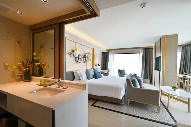 Royal, Suite, Double Bed, M Pattaya Hotel 7/10