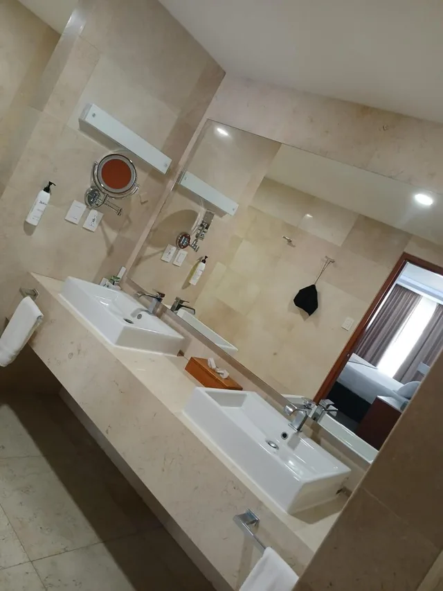 Master, Suite, King Bed, Sofa، Sheraton Leon 6/6