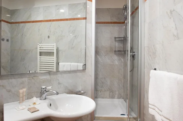 غرفة ثلاثية، Hotel Grifone Firenze 5/7