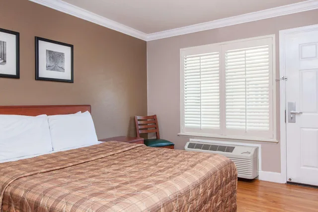 Room, Queen Bed, Accessible, Days Inn By Wyndham San Francisco S/Oyster Point Airport 3/5