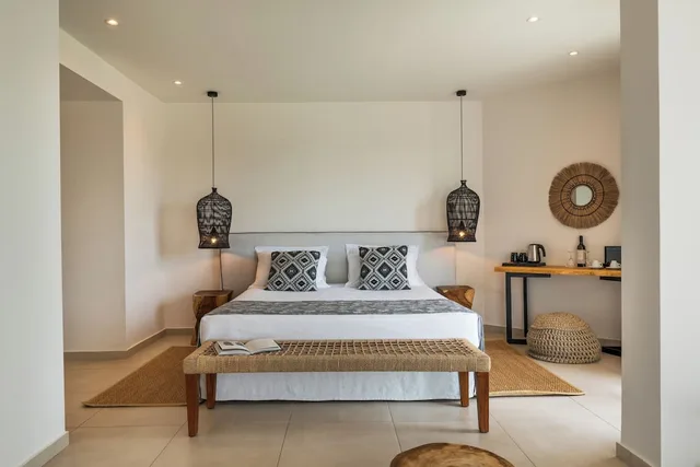 جناح جونيور بسرير كوين بإطلالة على البحر، Amaronda Resort Spa 1/5