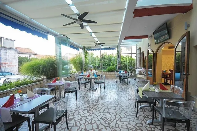 Hotel Aquamarin Budva، بودفا 35/50