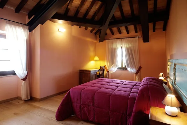 Classic, Queen Bed, Castello di Baccaresca 5/10