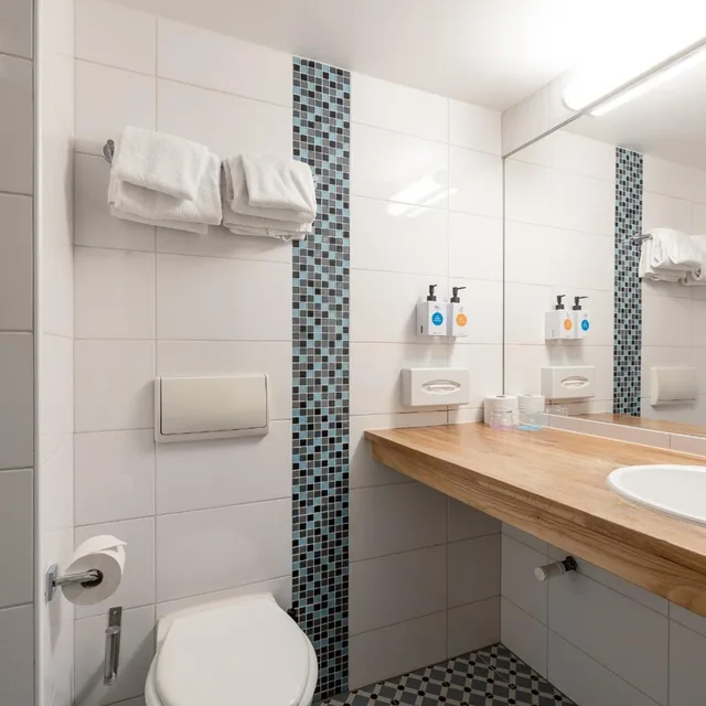 Compact, Single، Quality Hotel Grand Larvik 4/9