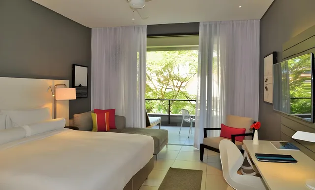 غرفة تنفيذية بسرير كينج بإطلالة على الحديقة، Eden Bleu Hotel 1/1
