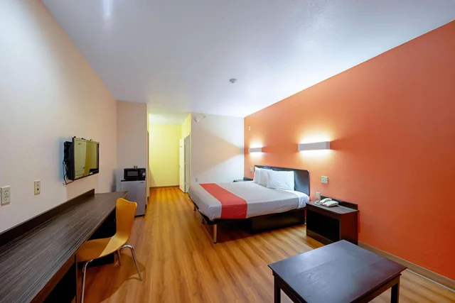 غرفة بسرير كينج للمدخنين، Motel6 Rhome, TX 10/10