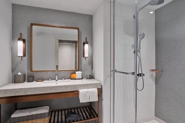 Junior Suite, Studio, King Bed, Sofa، Walt Disney World Swan Reserve 6/10