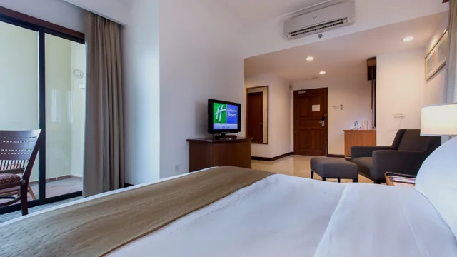 Room, Queen Bed, Smoking, HOLIDAY INN RESORT BATAM 1/2