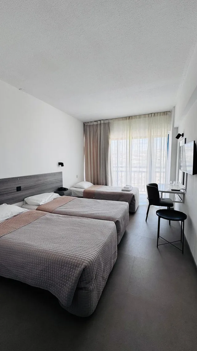 غرفة ثلاثية بسرير فردي، Navarria Hotel 8/10