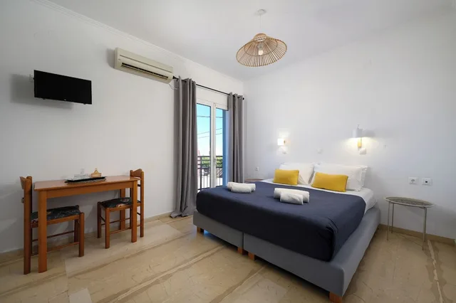 جناح جونيور بسرير كوين وسريرين فرديين، Aquarius Beach Aparthotel 1/7