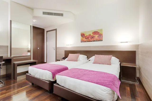 غرفة كلاسيكية بسريرين منفصلين، Continental Urban Art Hotel 3/3