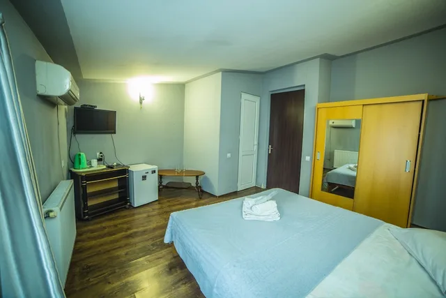 غرفة اقتصادية بسرير كوين، Qeroli Hotel 7/10