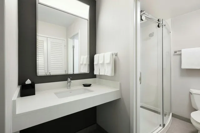 غرفة بسرير مزدوج لذوي الإعاقة، Courtyard by Marriott Atlanta Duluth/Gwinnett Place 3/4