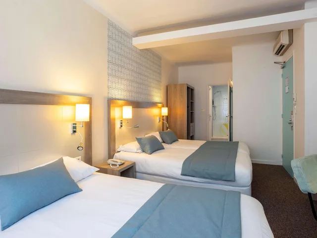 جناح عائلي قياسي بسرير مزدوج مع أريكة، ibis Styles Calais Centre 1/4