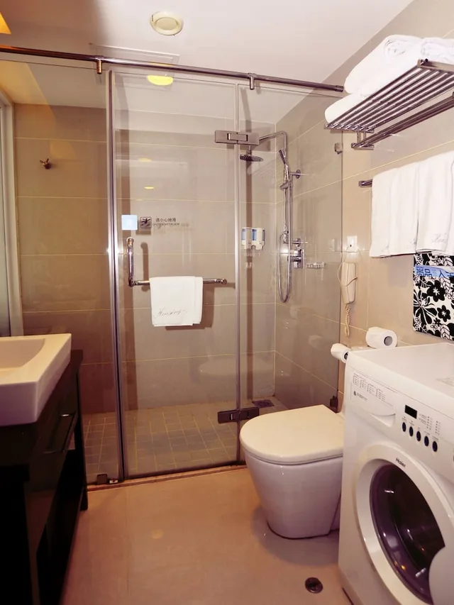 Room, Twin Beds, City View, Qingdao Housing International Hotel 2/2