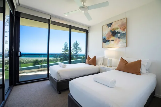 2 Bedrooms, Apartment, King and Twin Beds, Ocean Front، Iconic Kirra Beach Resort 1/10