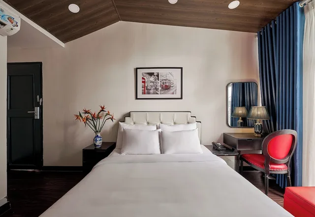 استوديو بسرير كوين بشرفة، The Passion Suite Hotel 5/9