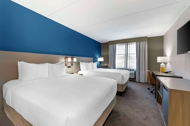 غرفة بسريرين كوين، Comfort Inn & Suites Cuyahoga Falls - Akron 2/5