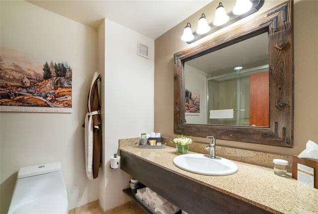 جناح بسريرين كوين لذوي الإعاقة، Gold Miners Inn Grass Valley, Ascend Hotel Collection 3/5