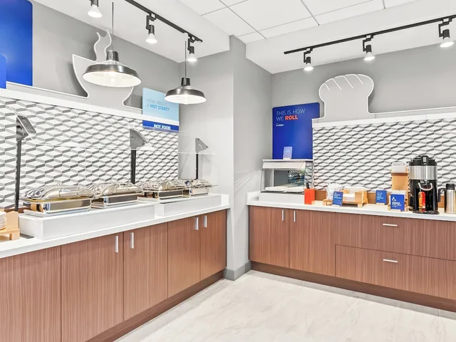 Holiday Inn Express Peotone، فرانكفورت 39/50