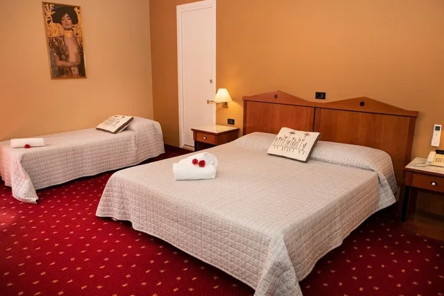 غرفة سوبيريور ثلاثية بسرير مزدوج وسرير فردي، Hotel Milano Pool & Garden 3/4
