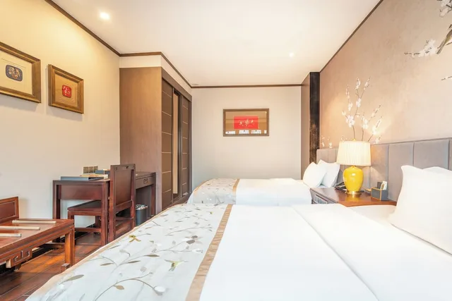 Superior Twin Room, Chengdu Buddhazen Hotel 3/4