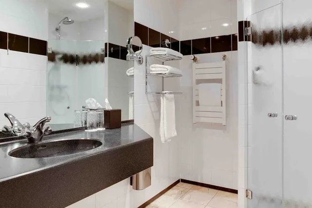 غرفة قياسية بسرير كينج بشرفة، Duin & Kruidberg Country Estate 6/6