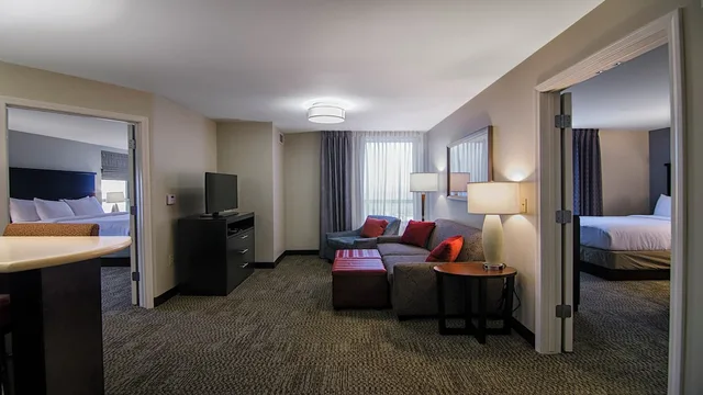 Studio, Suite, Queen Bed, Balcony, Accessible, STAYBRIDGE SUITES MARQUETTE 4/5