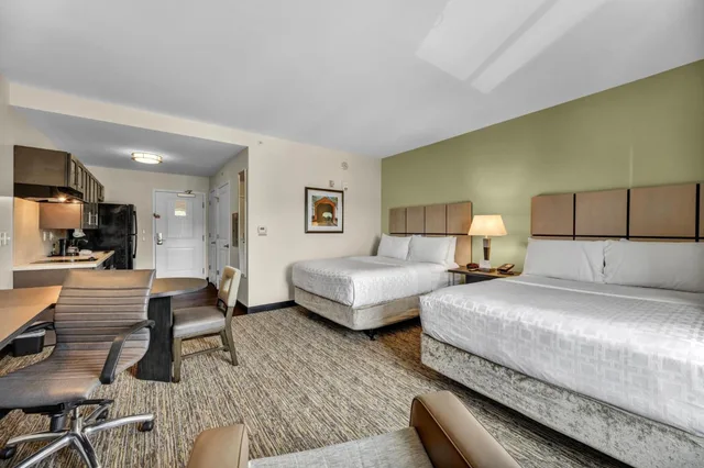 استوديو بسريرين كوين لذوي الإعاقة، CANDLEWOOD SUITES DUMFRIES - QUANTICO 1/10