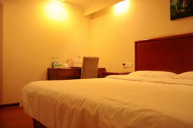 Room, Queen Bed, No Window، GreenTree Inn Zhangjiakou Xuanhua Boju Business Hotel 2/2