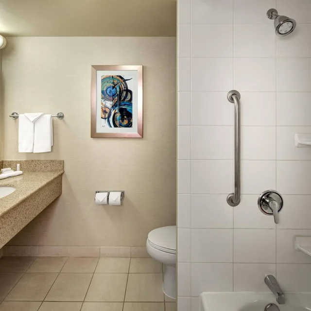 Room, King Bed, 2 Queen Beds, Fairfield Inn And Suites By Marriott Toronto Brampton 4/4