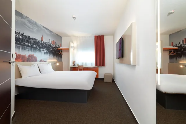 غرفة قياسية بسرير كوين، B&B Hotel Warszawa-Okecie 3/10