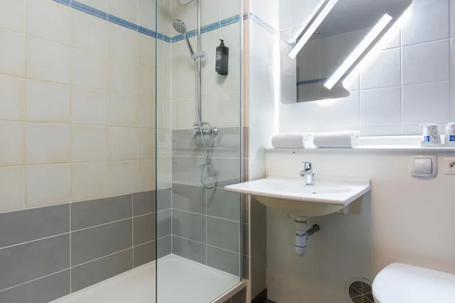 غرفة بسريرين منفصلين، Hotel Ibis Budget de Fresnes 8/8
